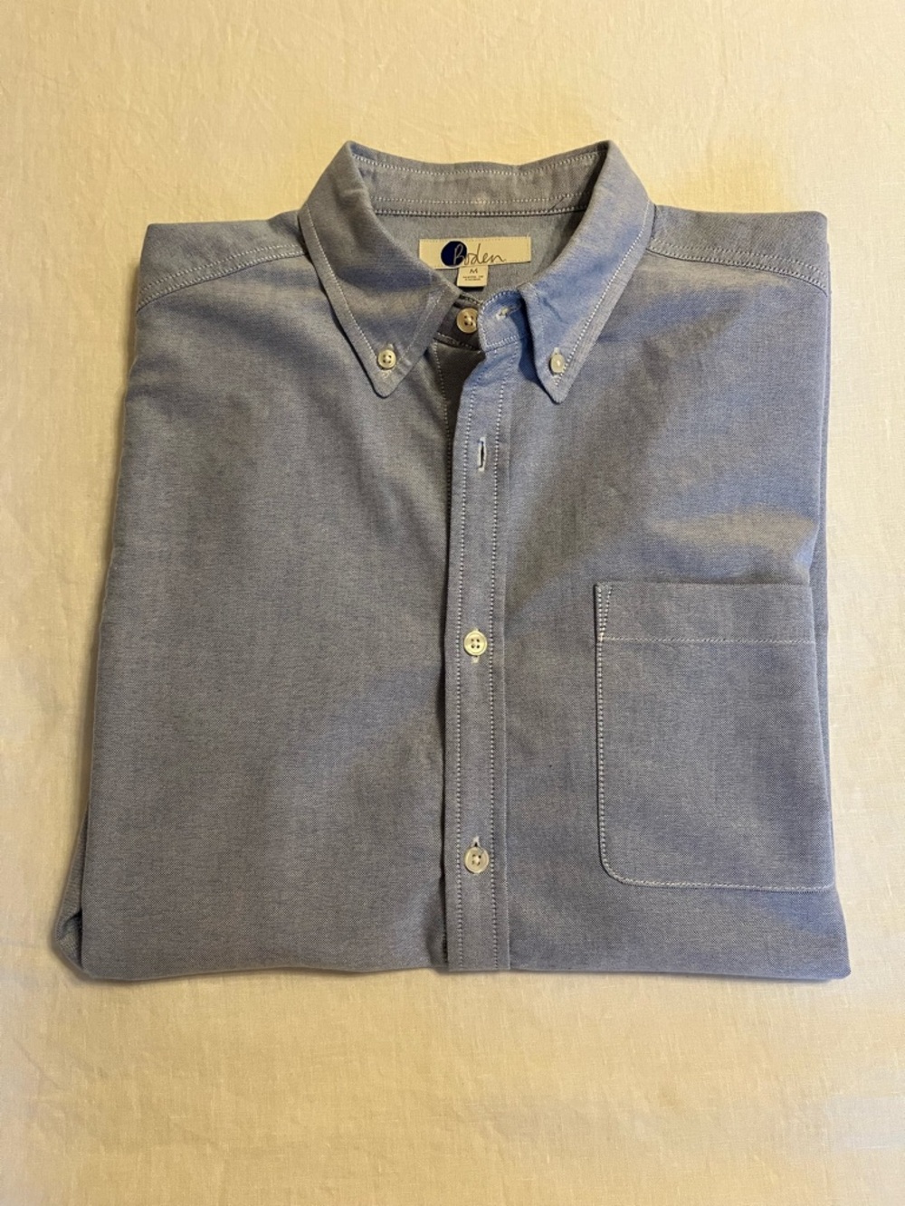 Boden Light Blue Button-Down Casual Shirt size Medium